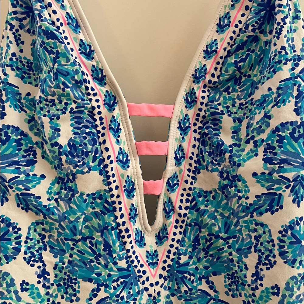 LILLY PULITZER One piece Suit Swimwear 8 EUC - Picture 3 of 8